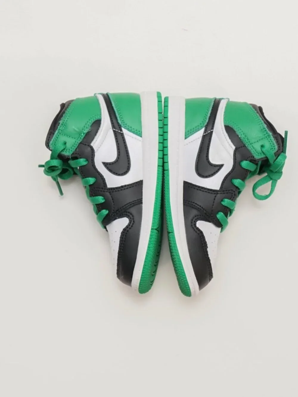Air Jordan 1 Retro OG High Lucky Green - Size 9C